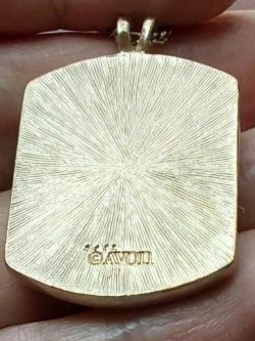 Vintage 1980 Avon Heritage November Birth Month Pendant Necklace - Picture 2 of 6